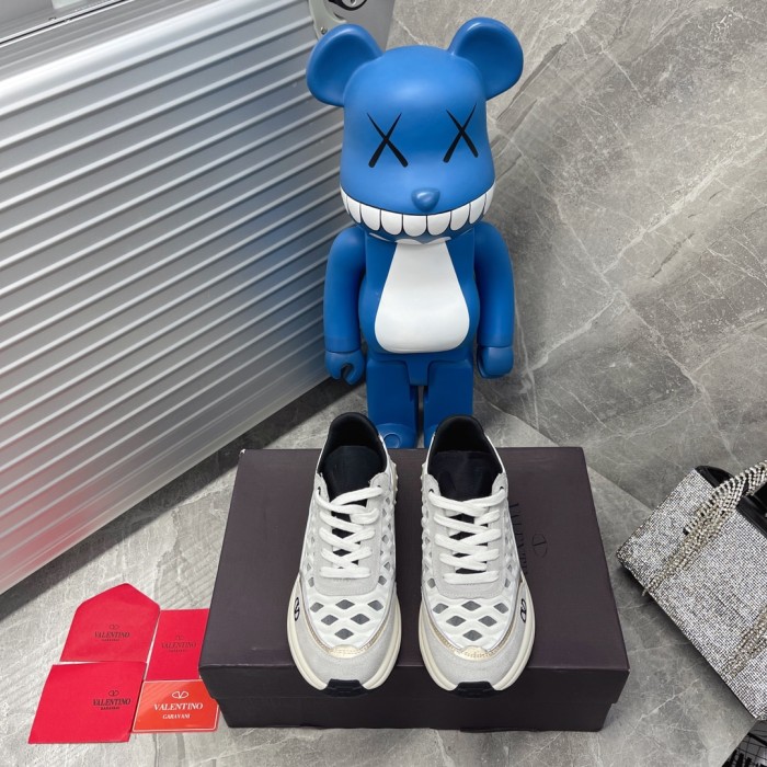 VALENTINO GARAVANI Ready Go Runner Sneaker 2