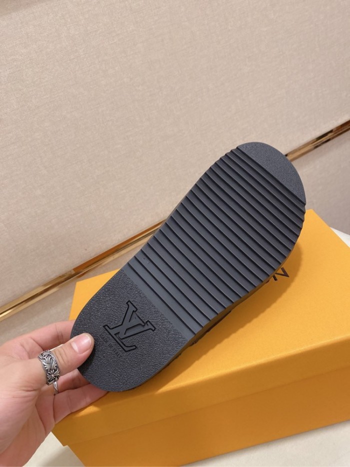 Louis Vuitton Honolulu Sneaker 16