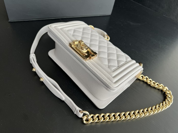 Handbag Chanel size 20 cm