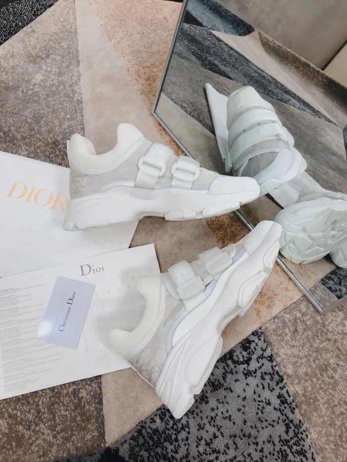 Dior D-Wander Sneaker 6