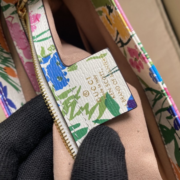 Handbag Gucci 636709 size 28*19*4.5 cm