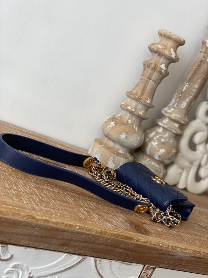 Handbag Chanel AP81205 size 9*12.3*3.2 cm