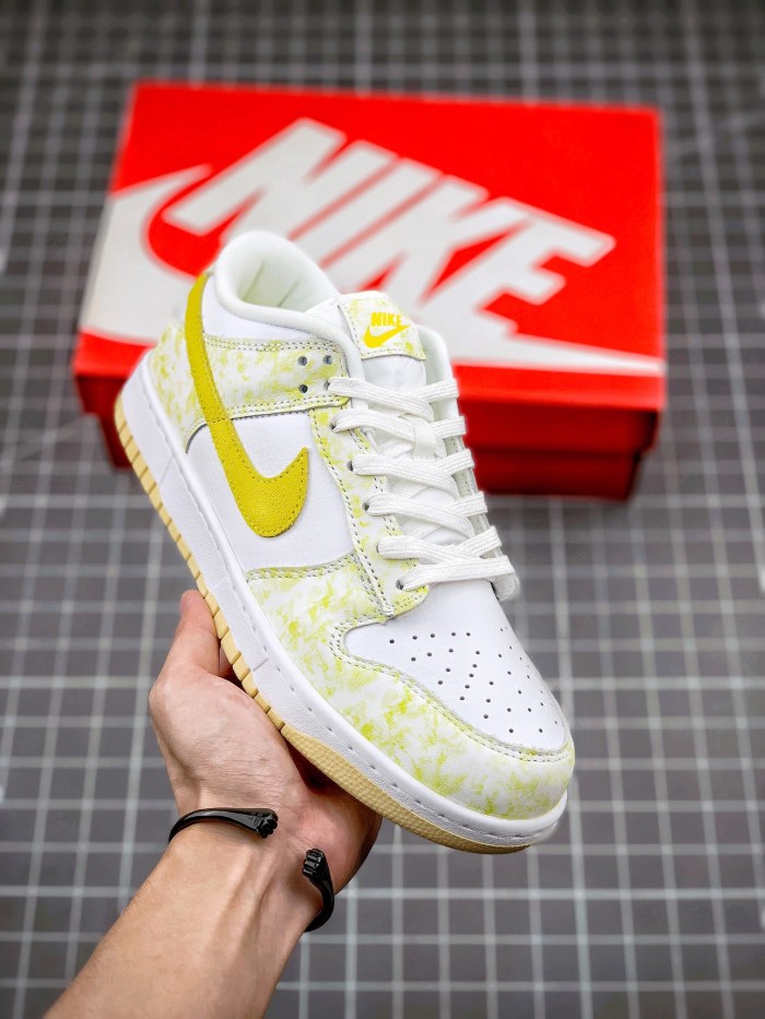 Nike Dunk Low Yellow Strike (W)