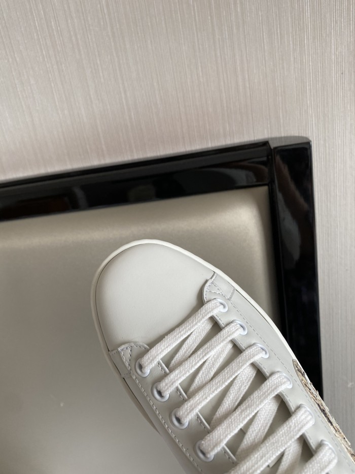 Gucci Women's Ace sneaker with bee sneaker 4