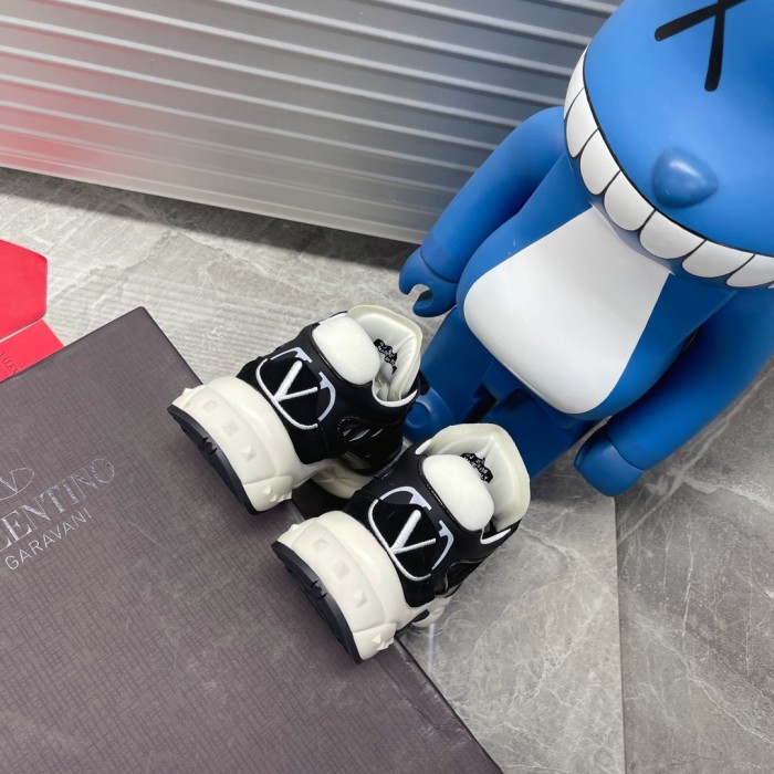 VALENTINO GARAVANI Ready Go Runner Sneaker 2