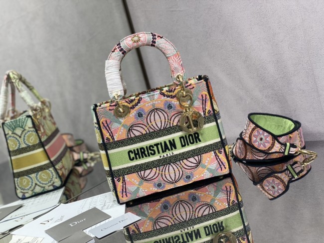 Handbag Dior size 24 cm