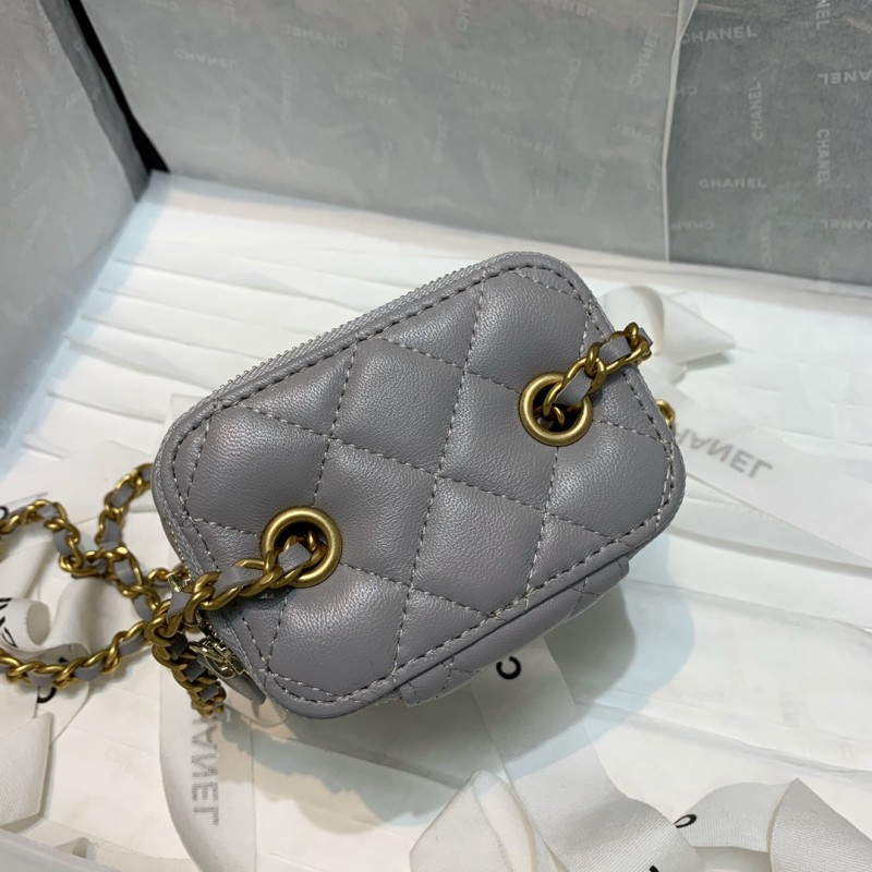 Handbag Chanel 81136 size 10.5 8.5 7 cm