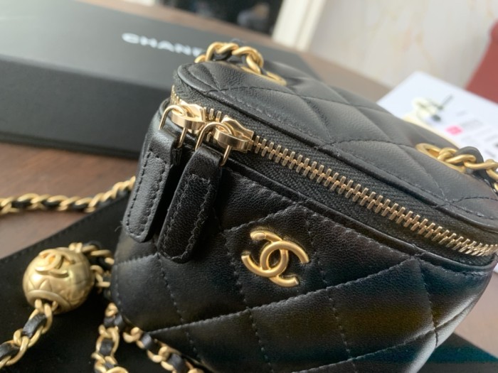 Handbag Chanel size 8.5cmx11cmx7 cm