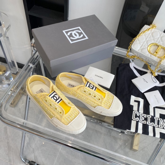 Chanel Flat canvas Sneaker 1