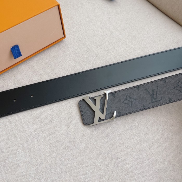 Louis Vuitton Belt 1 (width 4cm)