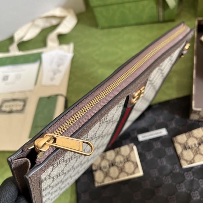 Handbag Gucci 680382 size 30.0 x20.3 x3.3 cm