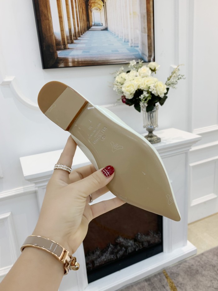 Valentino Garavani Flat sandals Women 11