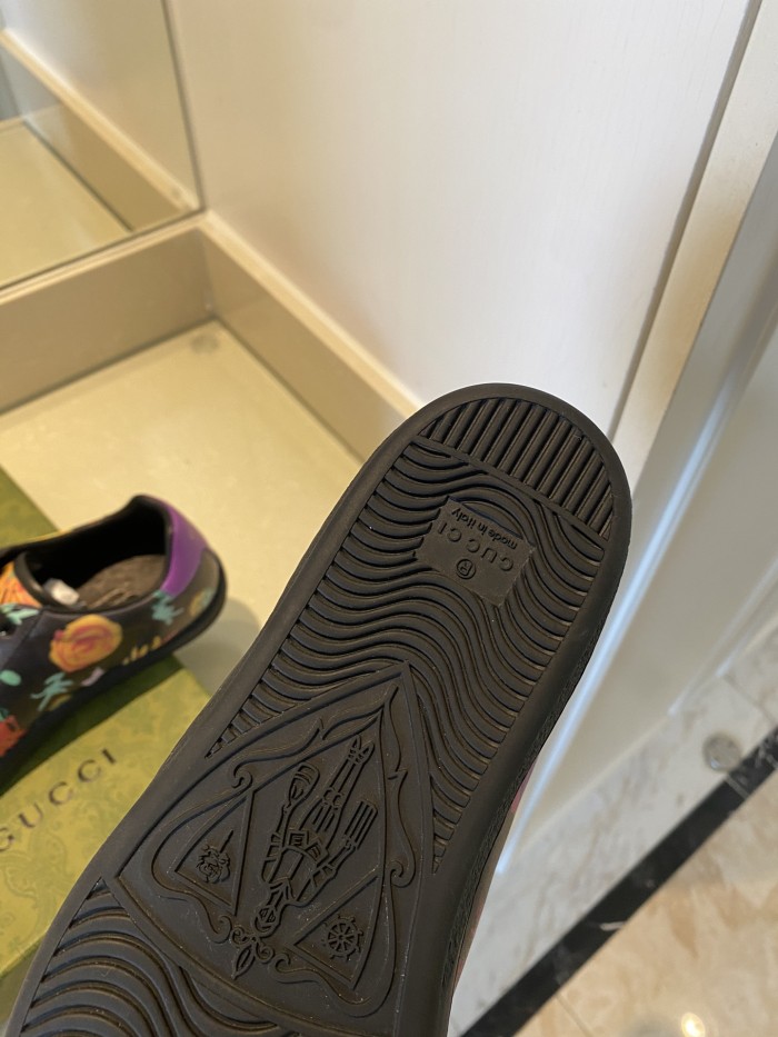 Gucci Women's Ace sneaker with bee sneaker 4