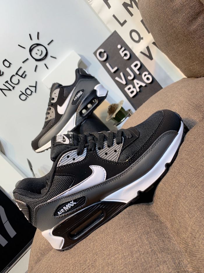 Nike Air Max 90 Sneaker 12