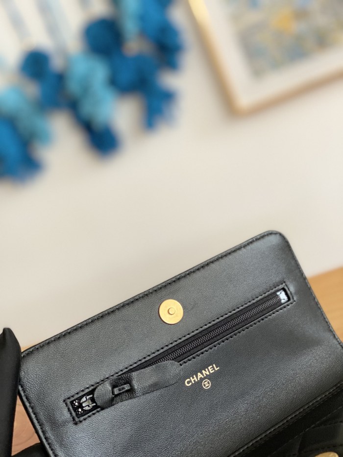 Handbag Chanel 81217 size 19.2 12.3 3.5 cm