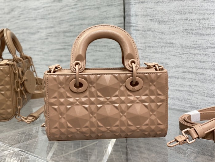 Handbag Dior size 16*5.5*10 cm