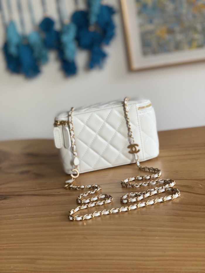 Handbag Chanel 81226 size 16.5 cm