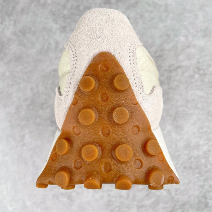 New Balance 327 Sneaker 17