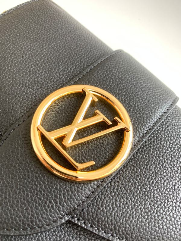 Handbag Louis Vuitton M58967 size 25 x 17.5 x 8 cm