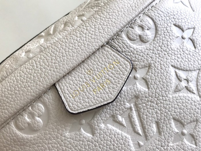 Handbag Louis Vuitton M44836 size 37*14*13 cm