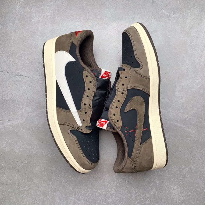 Jordan 1 Retro Low OG SP Travis Scott