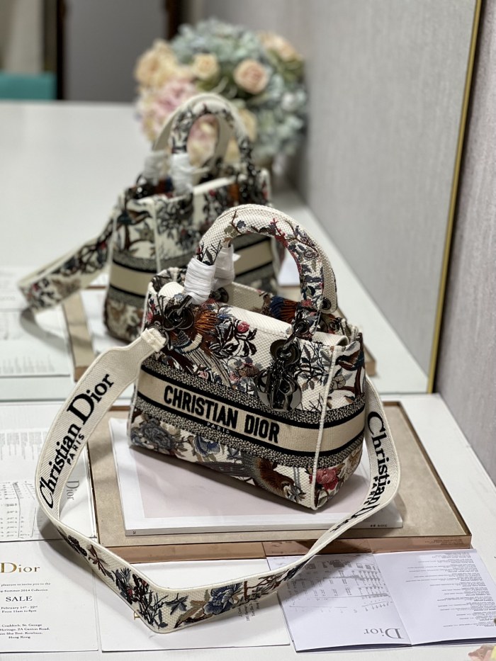 Handbag Dior 9027 size 24*20*11 cm