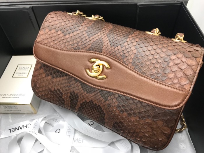 Handbag Chanel size 24.5cm*15.5cm*8.5 cm