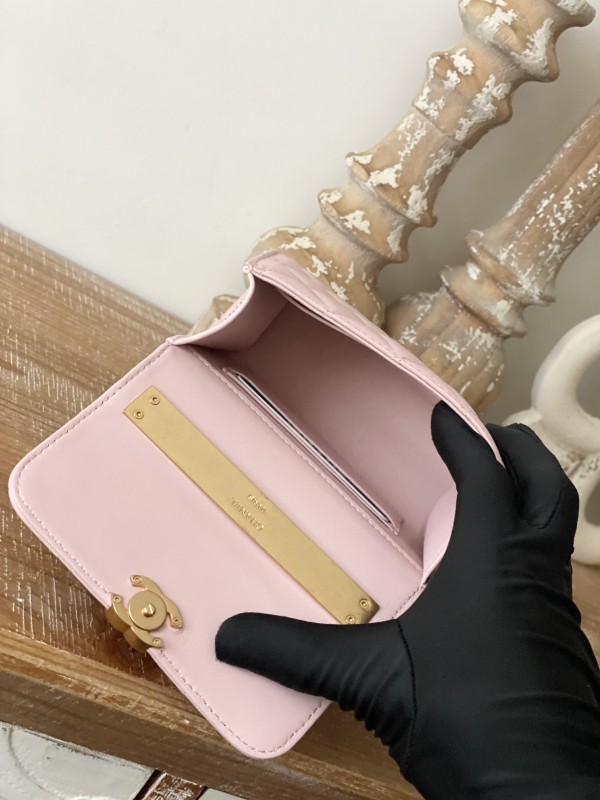 Handbag Chanel AP81213 size 11.5*14.5*5.5 cm