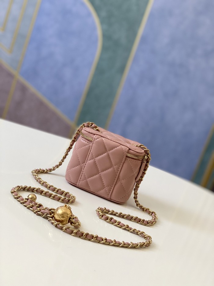 Handbag Chanel 81136 size 10.5 8.5 7 cm