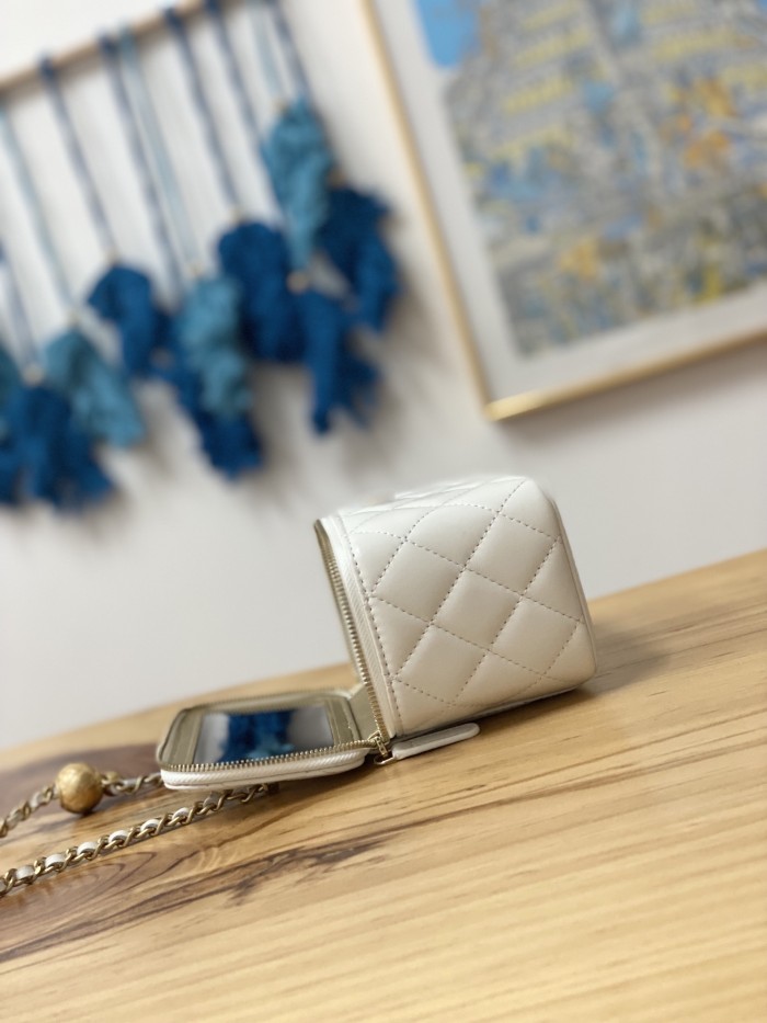 Handbag Chanel 81220 size 16 9.5 8 cm