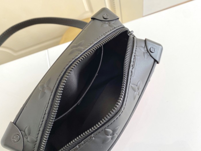 Handbag Louis Vuitton M58906 size 18.5 x 13.0 x 8.0 cm
