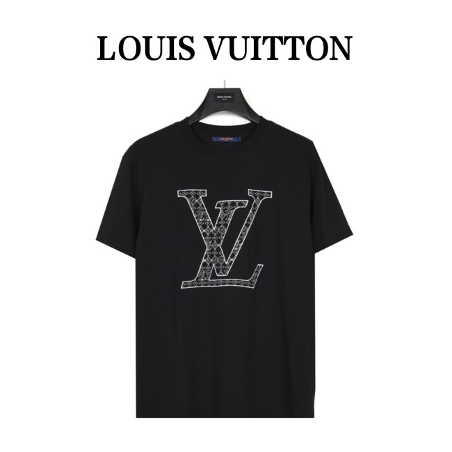 Clothes Louis Vuitton 140