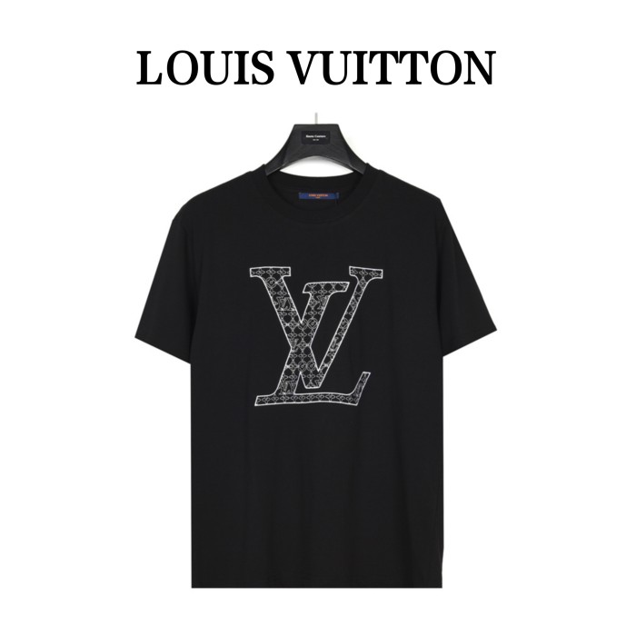 Clothes Louis Vuitton 140