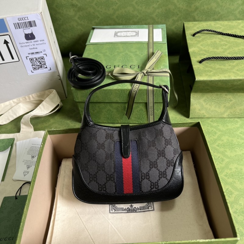 Handbag Gucci 680132 size 19x13x3 cm
