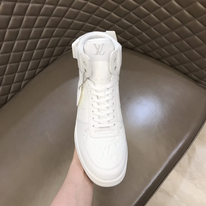 Louis Vuitton Rivoli sneaker 26