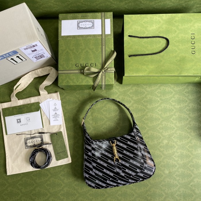 Handbag Gucci 636709 size 28*19*4.5 cm