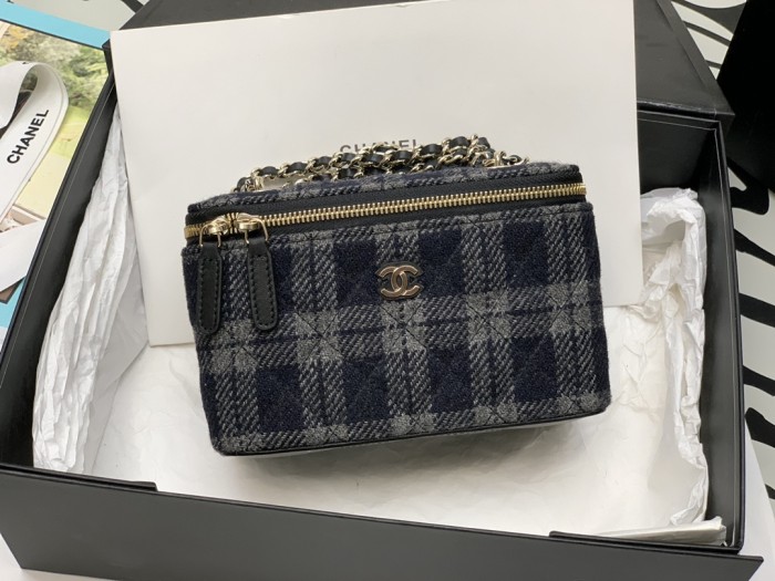 Handbag Chanel size 10*17*8* cm