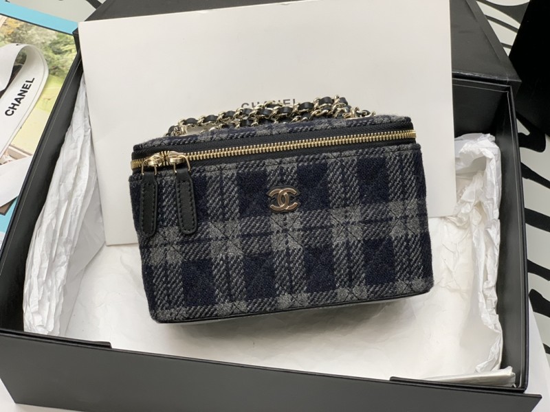 Handbag Chanel size 10*17*8* cm
