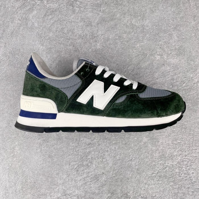 New Balance 990 Sneaker 3