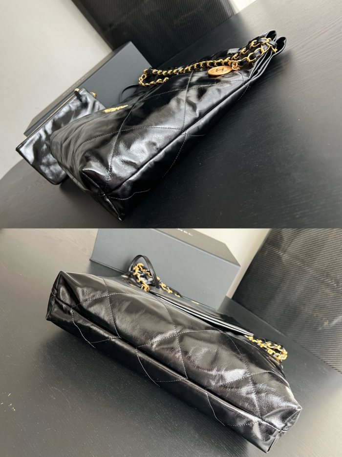 Handbag Chanel size 39cmx42cmx8 cm