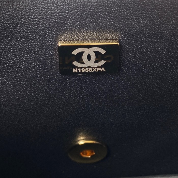 Handbag Chanel size 17 cm