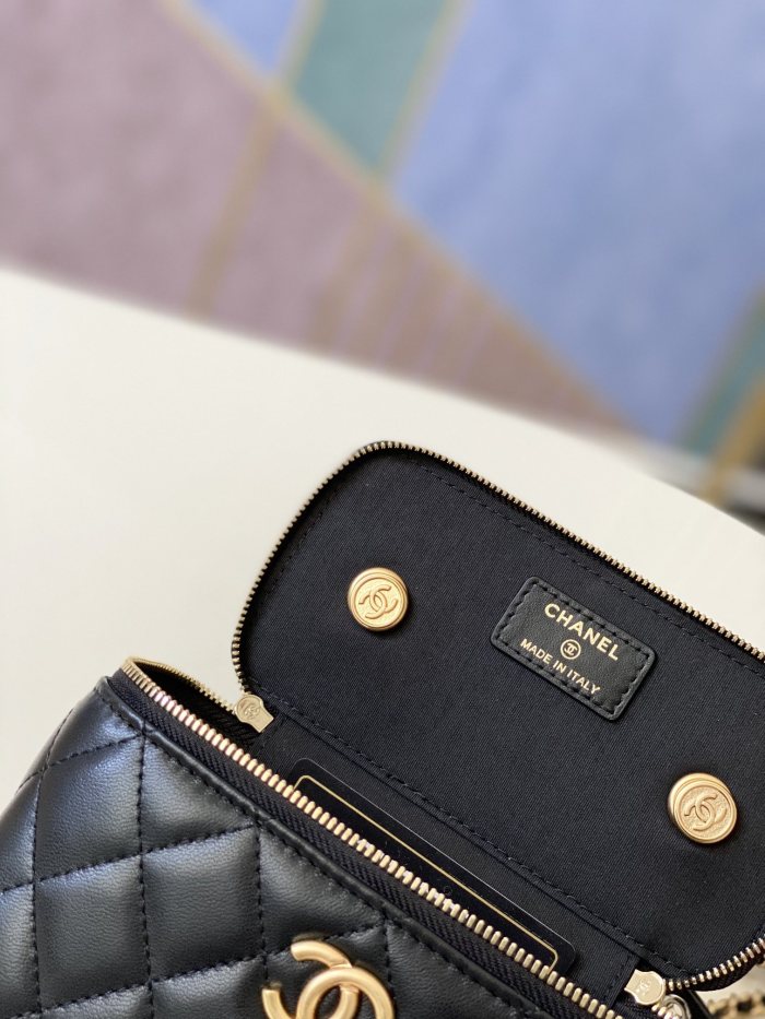 Handbag Chanel 81178 size 18 Cm