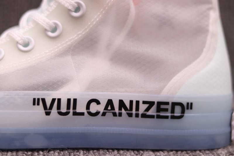 Converse Chuck Taylor All-Star Vulcanized Hi Off-White