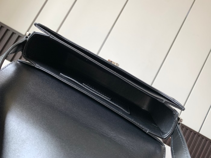 Handbags SAINT LAURENT 634305 size 23x16x6 cm