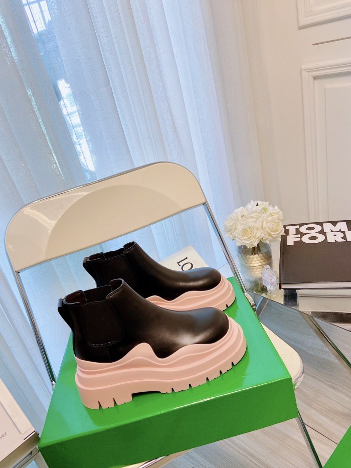 Bottega Veneta Boots 32