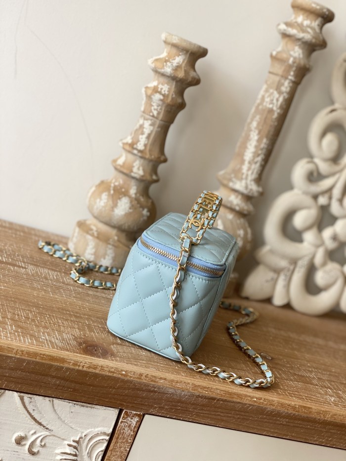 Handbag Chanel 81195 size 16 9.5 8 cm