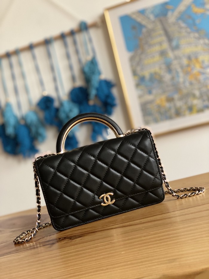 Handbag Chanel 81207 size 19 cm