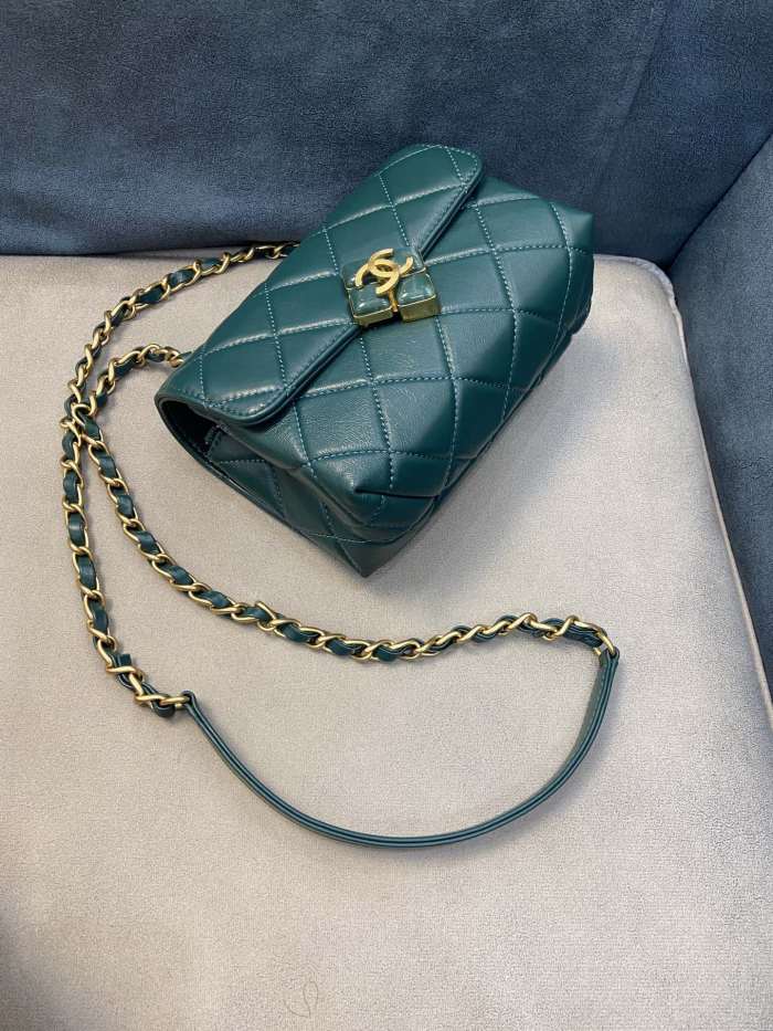 Handbag Chanel AS2633 size 18x7x12 cm