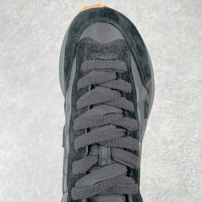 Nike Vaporwaffle sacai Black Gum