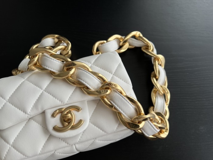 Handbag Chanel size 17 cm